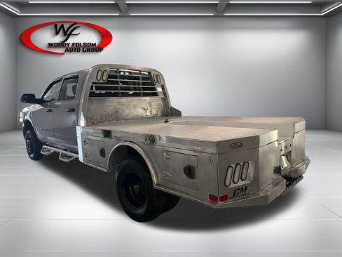 Used 2022 RAM 3500 Tradesman w/ Chrome Appearance Group AWD/4WD image 9