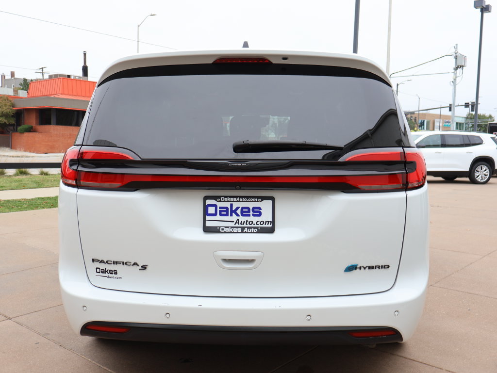 Used 2024 Chrysler Pacifica Limited FWD image 5