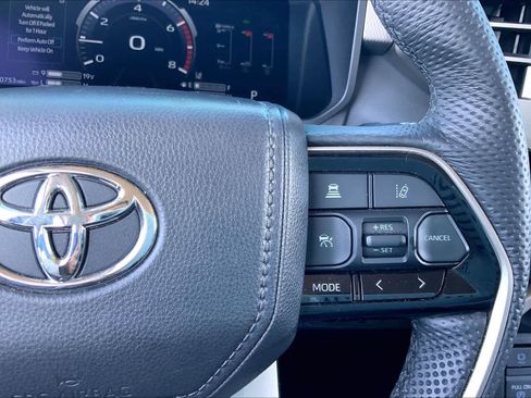 Used 2024 Toyota Tundra Limited image 23