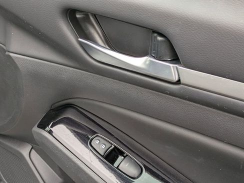 Used 2025 Nissan Altima 2.5 SR image 31