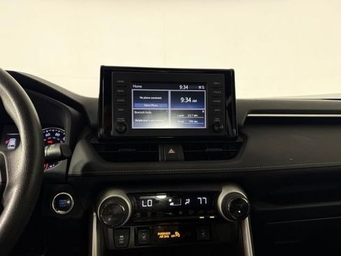 Used 2019 Toyota RAV4 XLE w/ Convenience Package FWD image 15