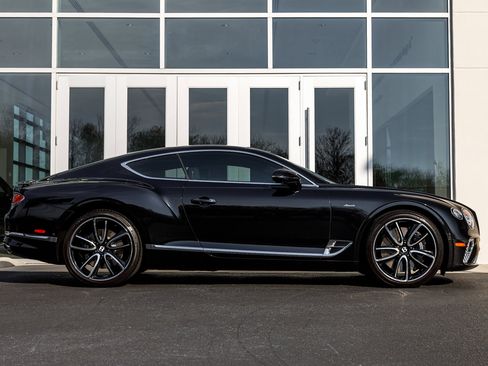 Used 2023 Bentley Continental GT Azure image 5
