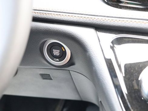 New 2023 Chrysler Pacifica Pinnacle image 29