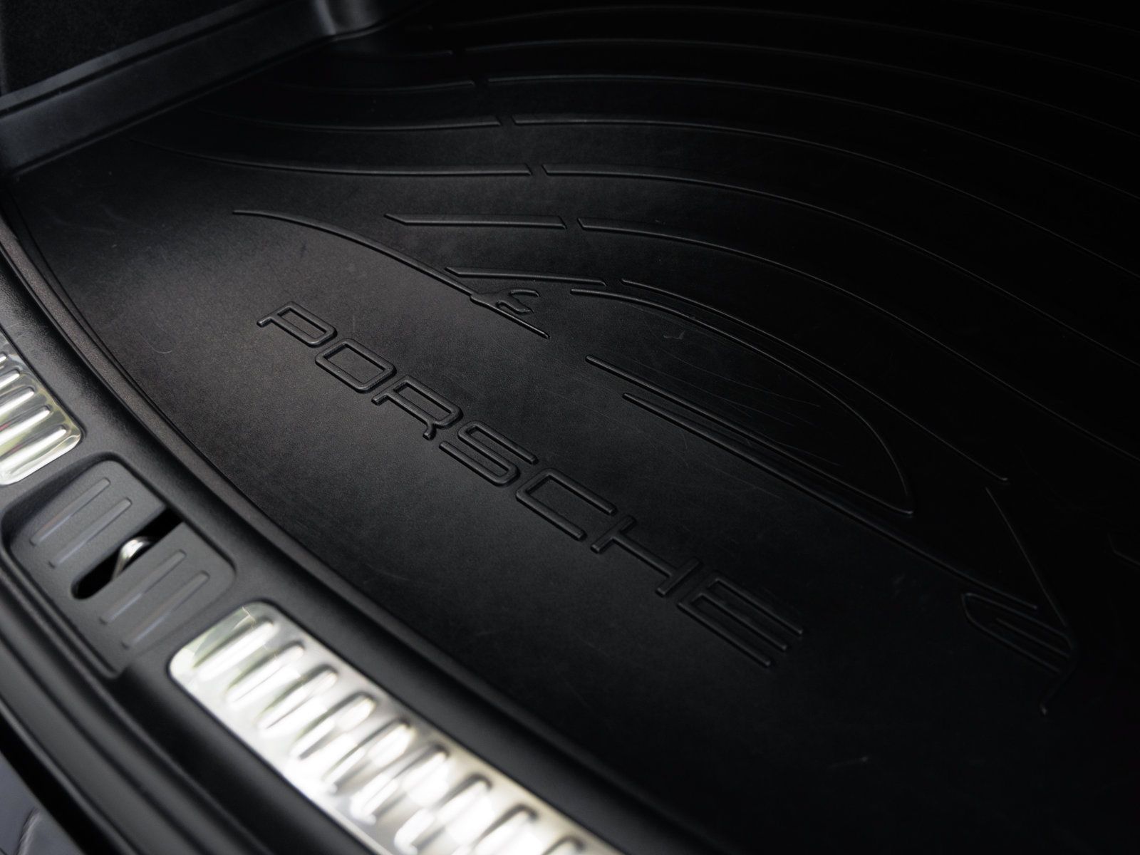 Used 2026 Porsche Macan AWD/4WD image 29