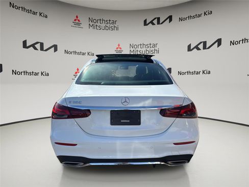 Used 2022 Mercedes-Benz E 350 Sedan image 4