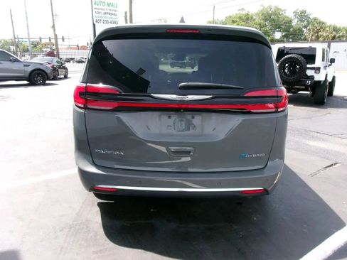 Used 2022 Chrysler Pacifica Limited FWD image 4