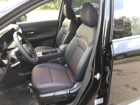 New 2026 Nissan Kicks SR w/ Cold Weather Package AWD/4WD image 20