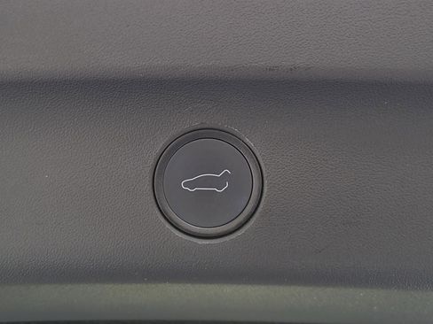 Used 2021 Tesla Model Y AWD image 10