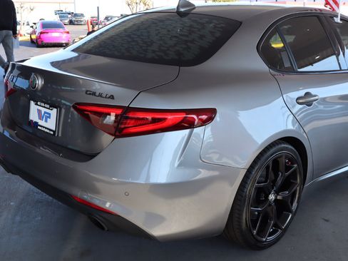 Used 2020 Alfa Romeo Giulia w/ Nero Edizione image 7