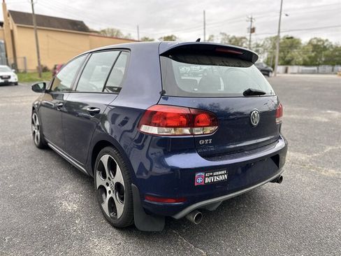 Used 2011 Volkswagen Golf 4-Door FWD image 6