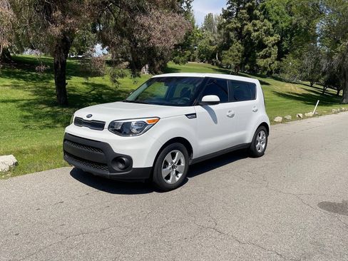 Used 2018 Kia Soul w/ Convenience Package FWD image 10