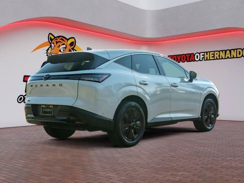 Used 2025 Nissan Murano SV AWD/4WD image 6
