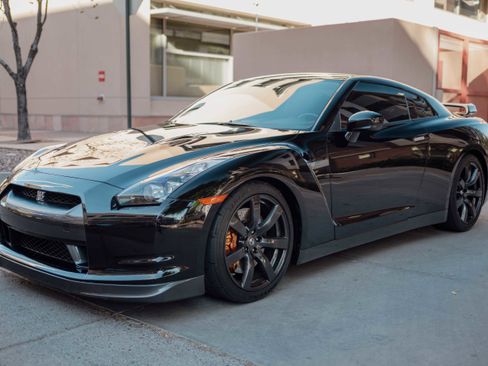 Used 2010 Nissan GT-R Premium AWD/4WD image 10