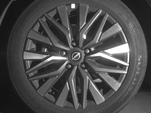 Used 2025 Nissan Altima 2.5 SV FWD image 12