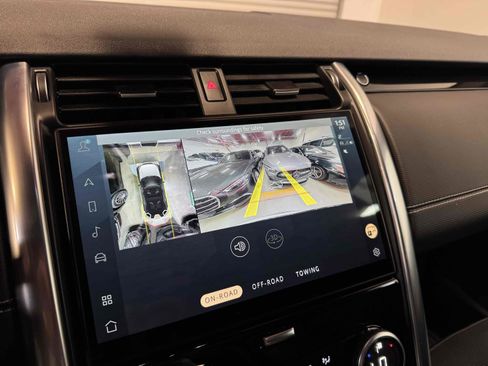 Used 2021 Land Rover Discovery S R-Dynamic image 9