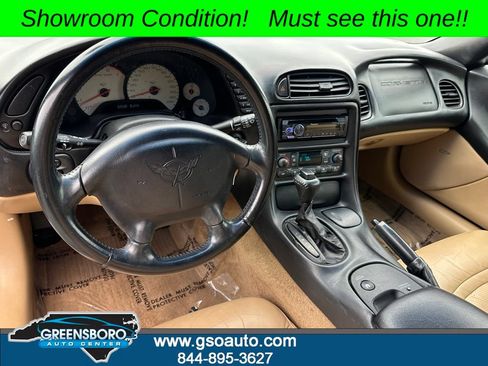 Used 2001 Chevrolet Corvette Convertible w/ Preferred Equipment Group1 RWD image 5