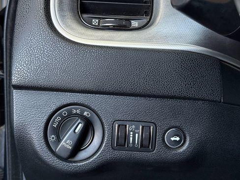 Used 2017 Dodge Charger R/T RWD image 18
