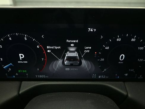 Used 2025 Nissan Armada SV AWD/4WD image 16