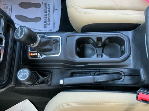 Used 2021 Jeep Wrangler Unlimited Sport AWD/4WD image 15