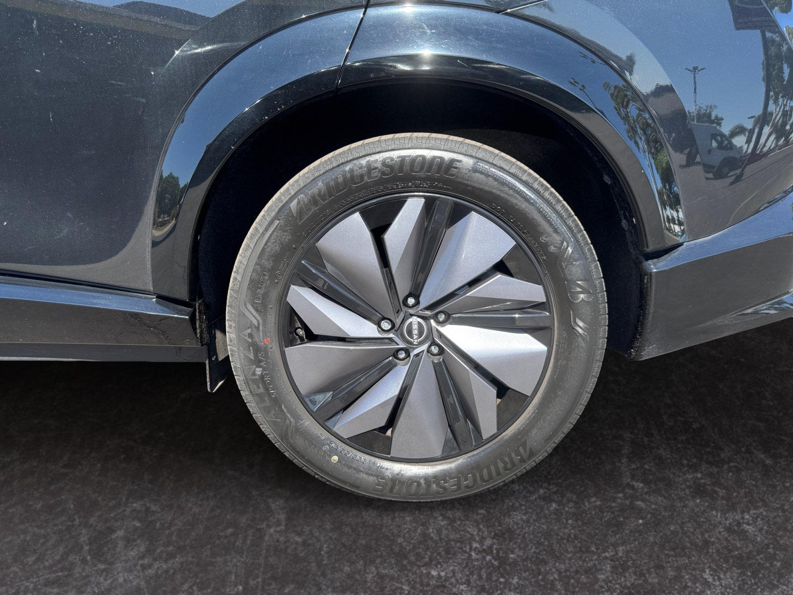 Used 2023 Nissan Ariya AWD image 14
