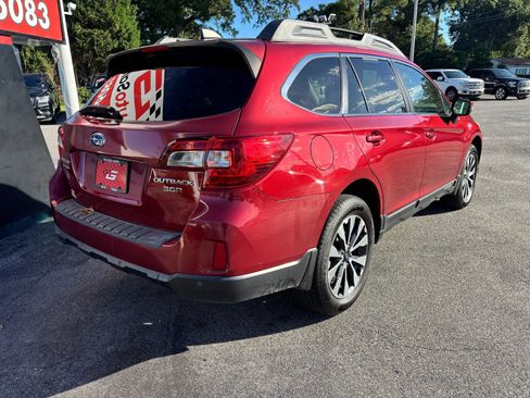 Used 2017 Subaru Outback 3.6R Limited AWD/4WD image 3