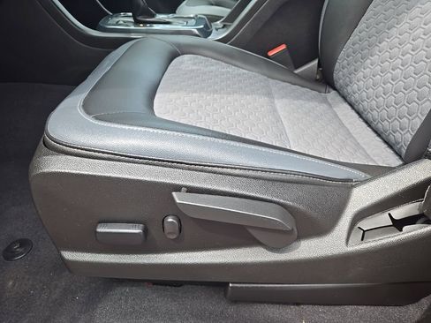 Used 2019 Chevrolet Colorado Z71 AWD/4WD image 35