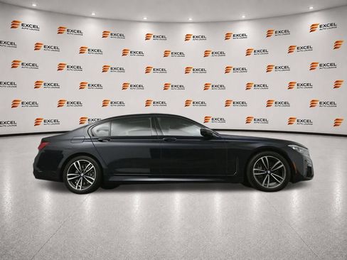 Used 2020 BMW 750i xDrive w/ M Sport Package AWD/4WD image 56