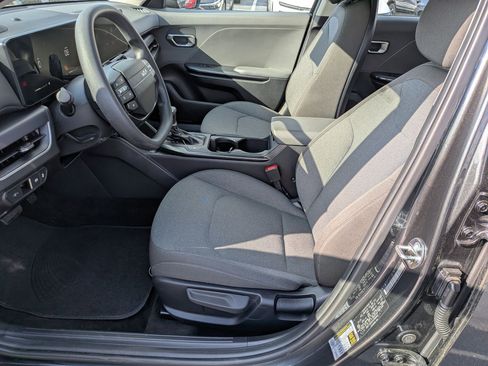 Used 2025 Kia K4 LXS image 14
