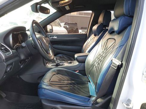 Used 2019 Jeep Grand Cherokee Laredo image 16