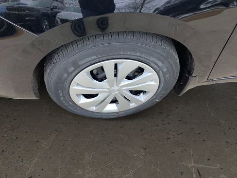 Used 2025 Nissan Versa S w/ Trunk Package image 10