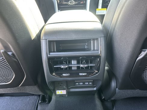 New 2026 Jeep Grand Cherokee Altitude image 36