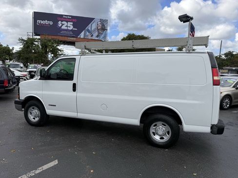 Used 2006 Chevrolet Express 2500 image 4