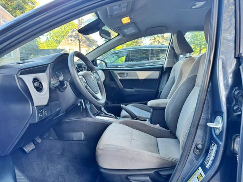 Used 2018 Toyota Corolla LE FWD image 6