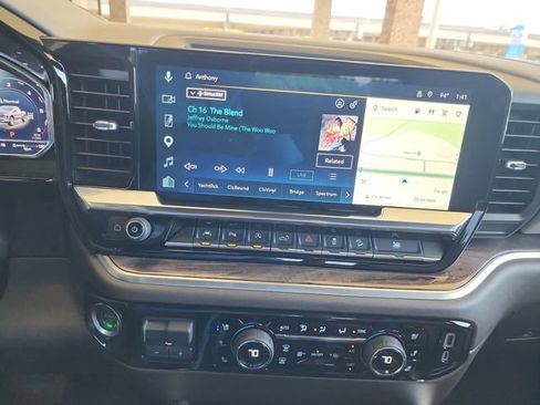 Used 2025 Chevrolet Silverado 1500 LTZ AWD/4WD image 19