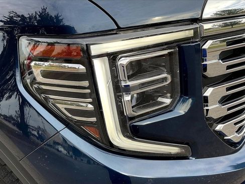 Used 2022 GMC Sierra 1500 Denali image 8