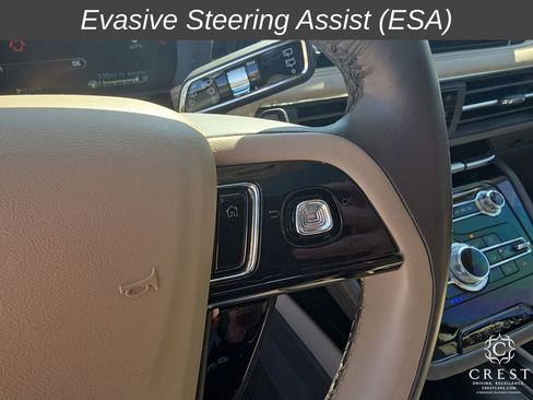 Used 2022 Lincoln Corsair Reserve w/ Equipment Group 201A FWD image 17