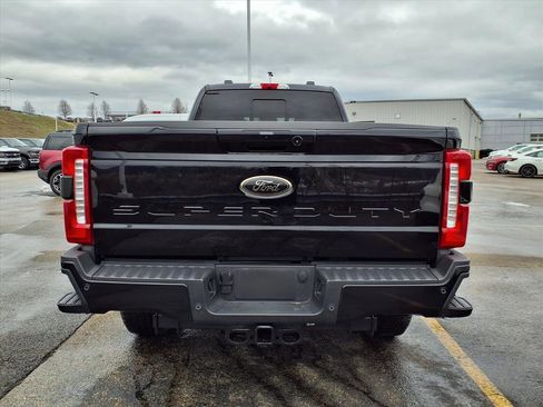 Used 2024 Ford F350 XLT w/ Black Appearance Package image 5