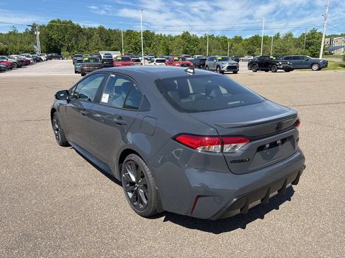 Used 2026 Toyota Corolla SE w/ SE Package FWD image 4