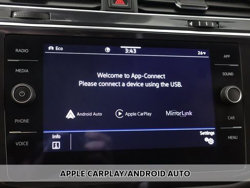 Used 2022 Volkswagen Tiguan SE image 6