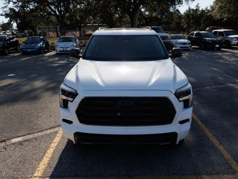 Used 2024 Toyota Sequoia Limited image 4