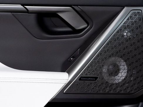 Used 2025 BMW M5 w/ Carbon Package image 63