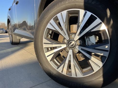 Certified 2023 Nissan Rogue SV image 6