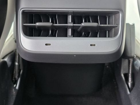 Used 2023 Tesla Model Y Long Range AWD/4WD image 18