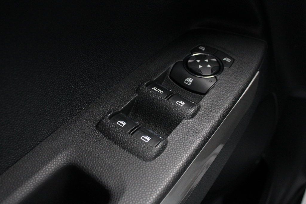 Used 2018 Ford EcoSport Titanium FWD image 8