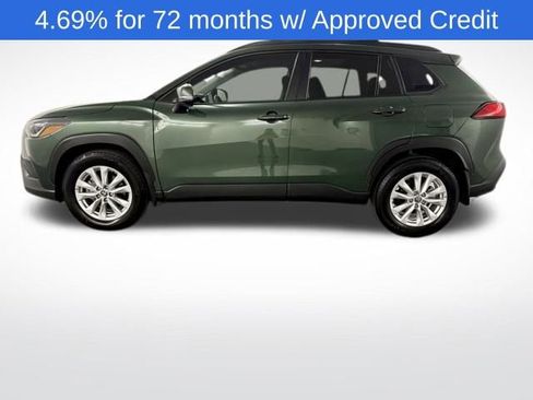 Used 2024 Toyota Corolla Cross LE image 5