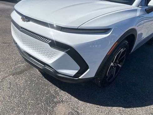 New 2026 Chevrolet Equinox EV LT image 9