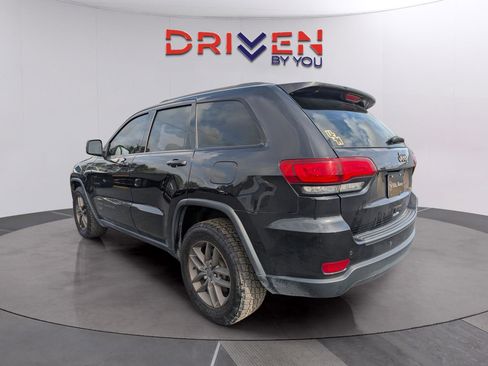 Used 2016 Jeep Grand Cherokee Laredo 75th Anniversary image 3