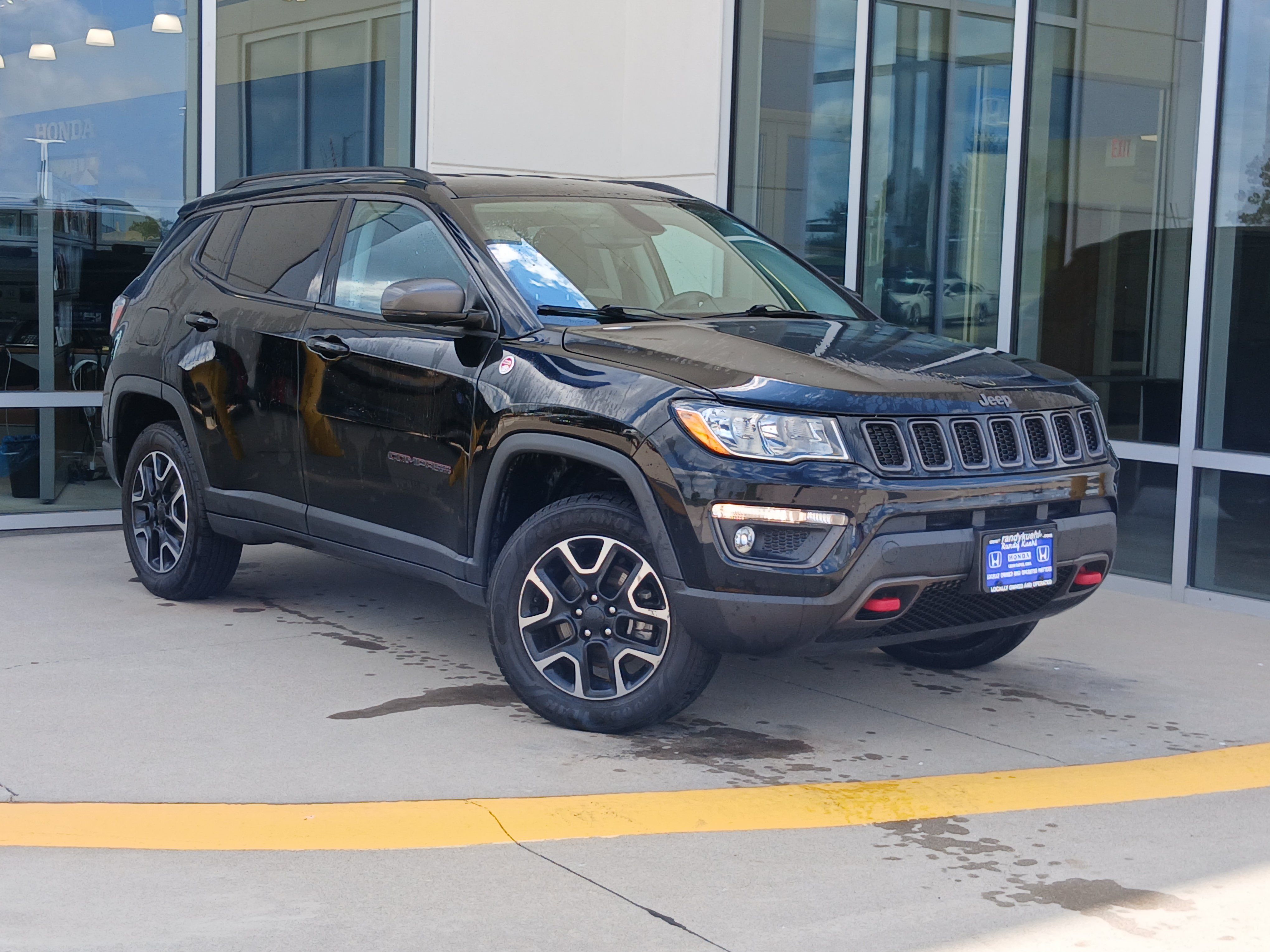 Used 2019 Jeep Compass Trailhawk AWD/4WD image 2