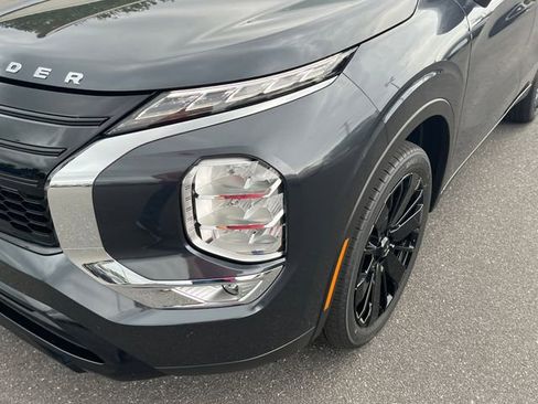New 2026 Mitsubishi Outlander LE FWD image 9