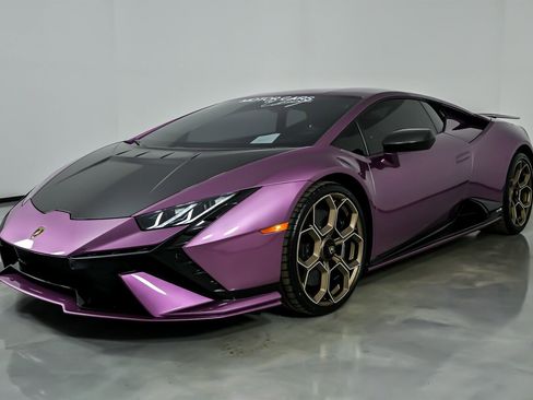 Used 2023 Lamborghini Huracan Tecnica image 6